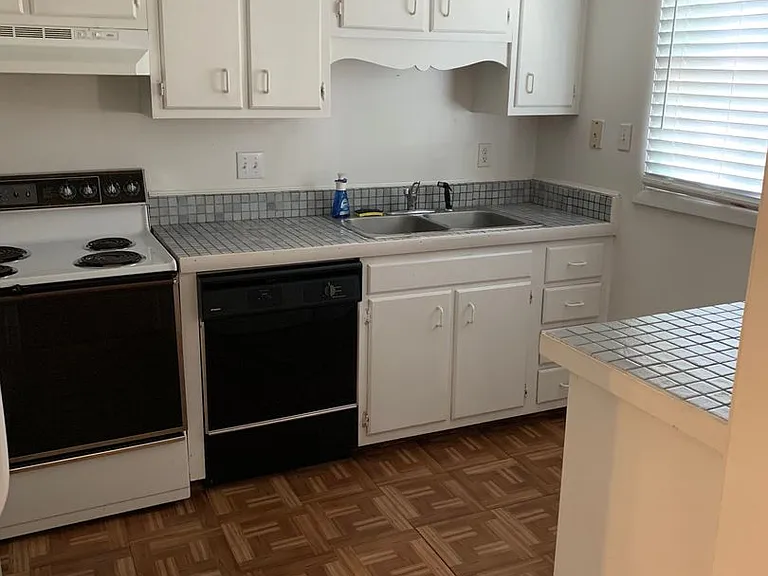455 Mall Blvd #36 — Photo 5