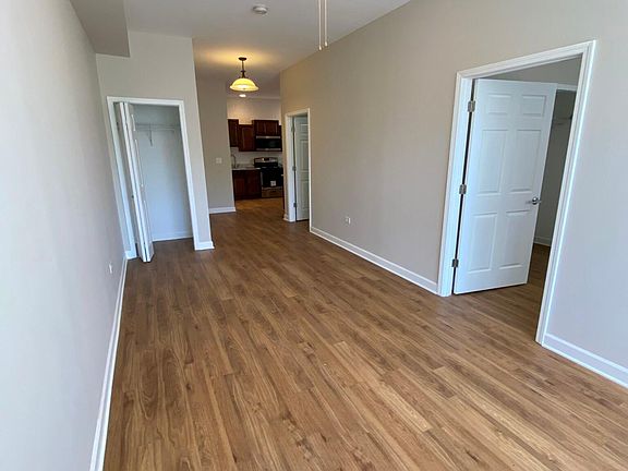 4th image of 1734 W Division #3F