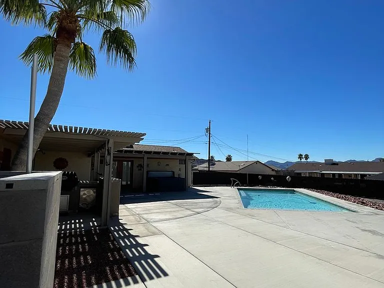 2990 Yuma Dr — Photo 32