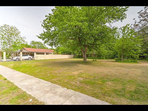 3rd image of 1712 Glenmore Ave Lot 4