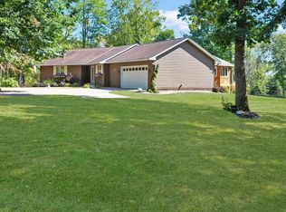 650 Beatrice Cir, Hudson, WI 54016