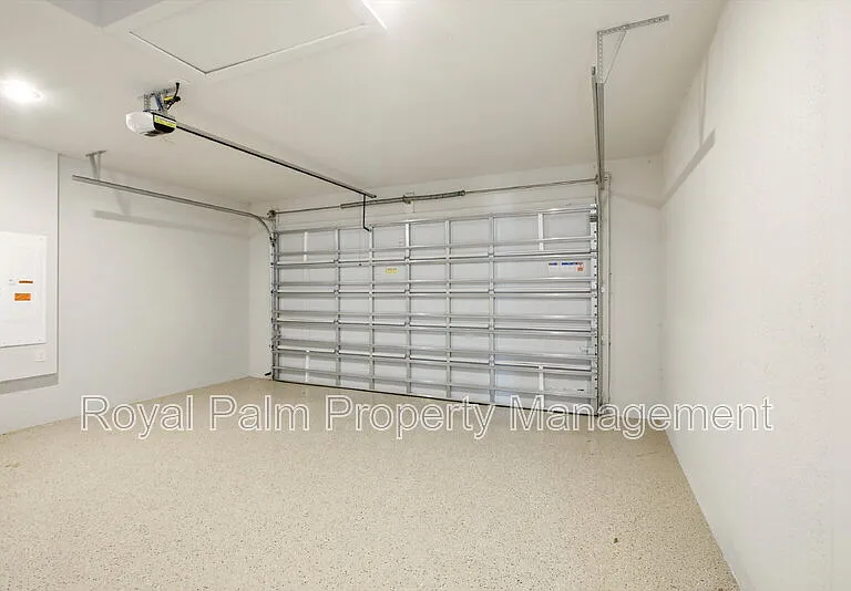 3750 NE 13th Ave — Photo 30