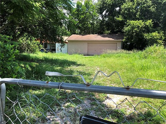 4th image of 739 S Buena Vista Dr
