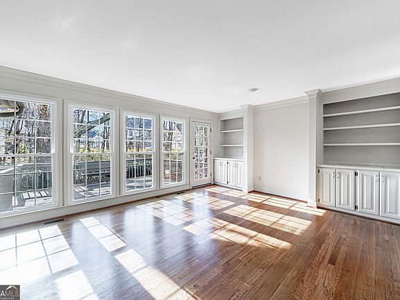 5th image of 410 Red Jacket Way