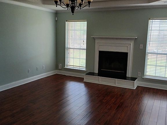 3rd image of 110 Caravelle Ct