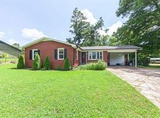 16 Oak Grove Rd, Jackson, TN 38301