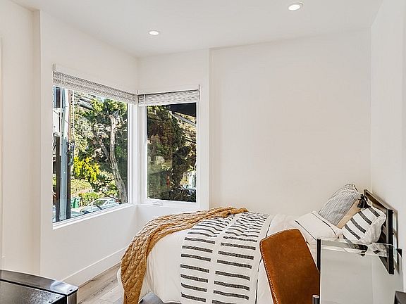 2nd image of 2350 Prospect St #256-10609
