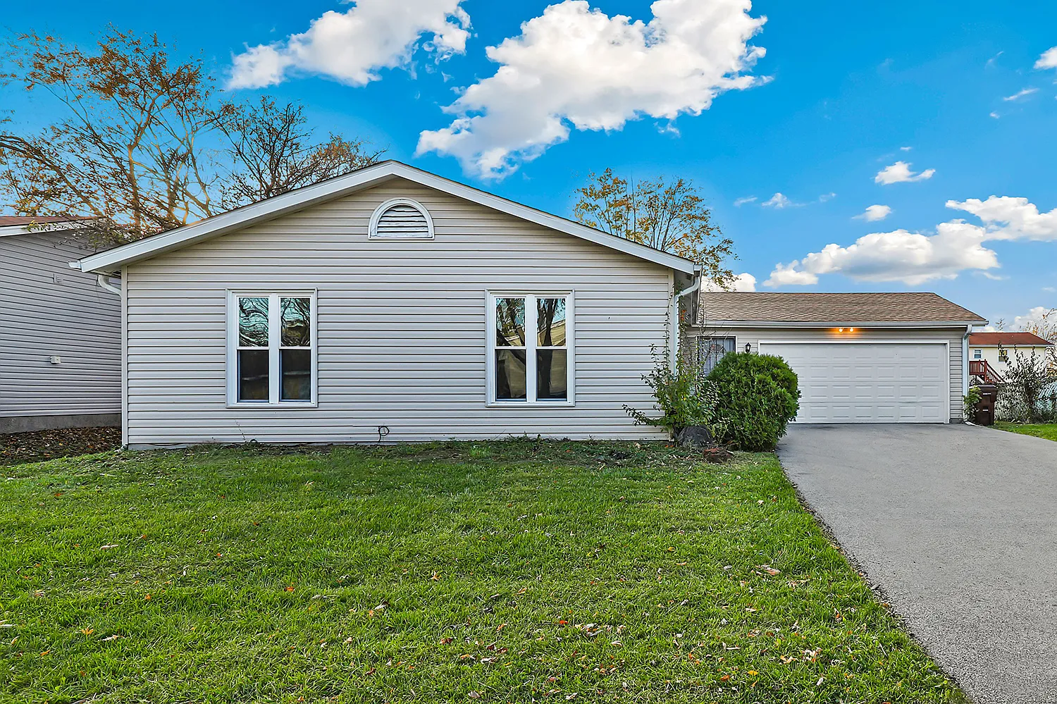 17708 Country Club Ln photo 1