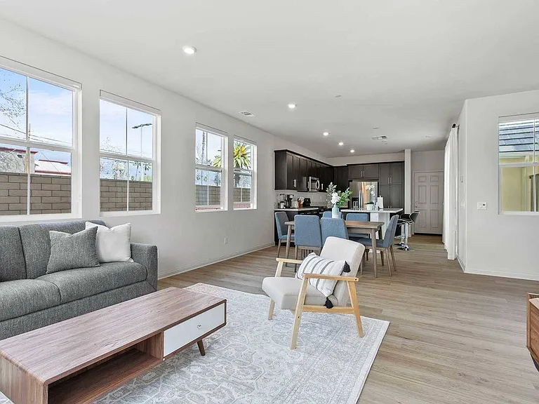 2101 Rio Grande — Photo 2