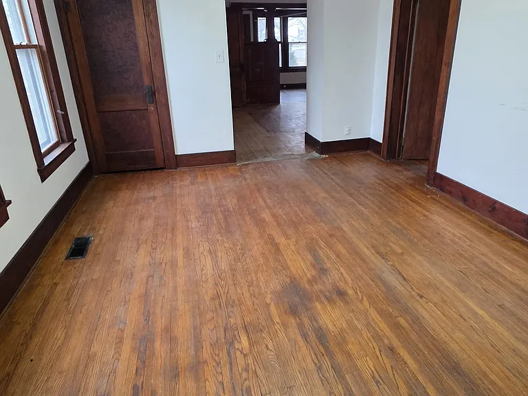 309 Cleveland Ave E — Photo 5