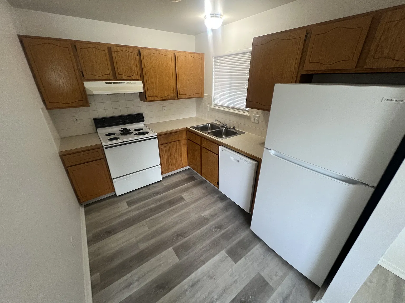 3710 Valmont Avenue - 2 — Photo 3