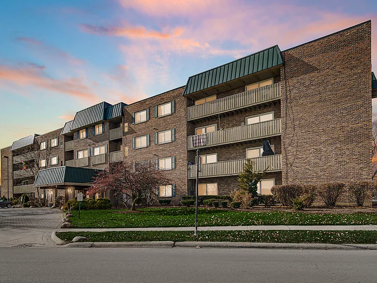 700 Perrie Dr #308 — Photo 3