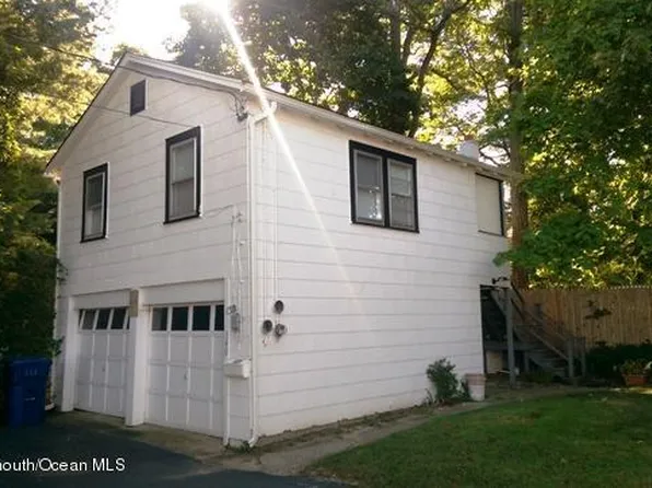 71 Monmouth Rd, Oakhurst, NJ 07755