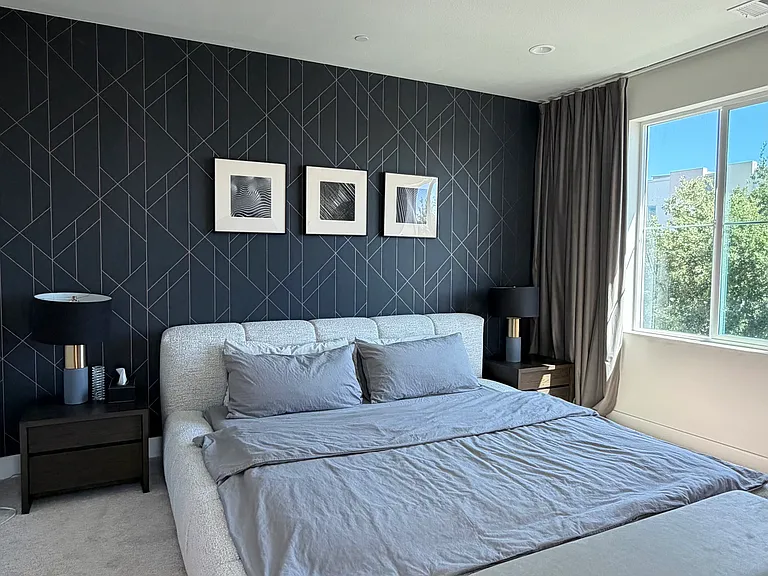 211 Paramount — Photo 11