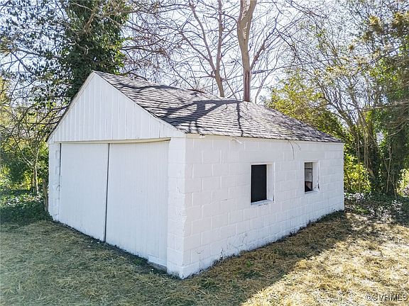 4th image of 2307 Norman Ave
