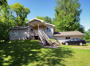 W11807 Thresher Rd, Merrimac, WI 53561