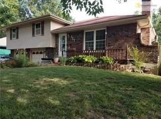 527 Hargis Ln, Belton, MO 64012