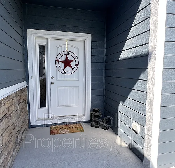 1716 Kade Ct — Photo 3