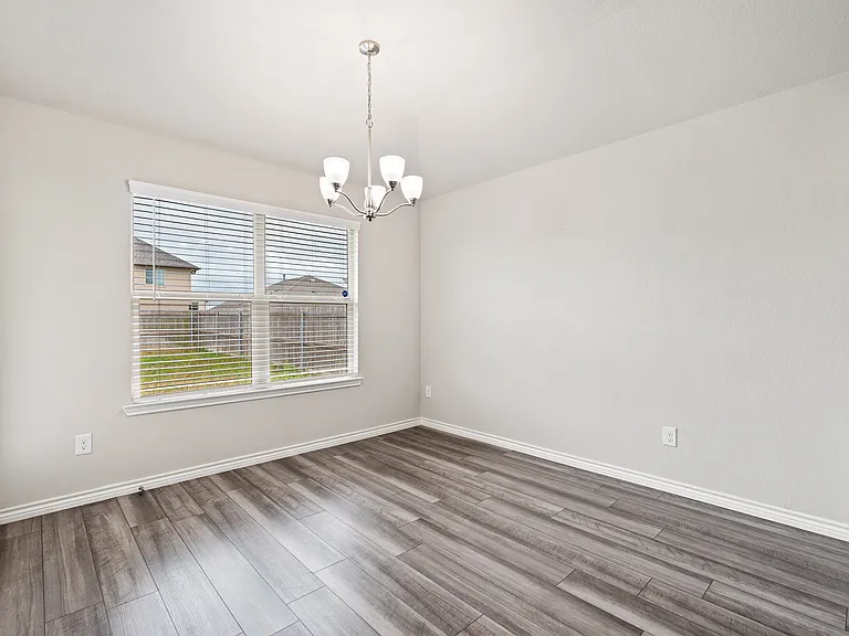 1142 Natchez Dr — Photo 12