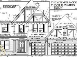 1316 Yosemite Valley Dr, Milford, MI