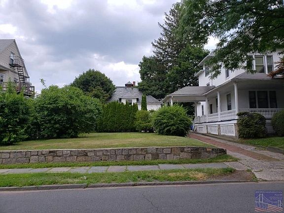 2nd image of 275 N Fulton Ave