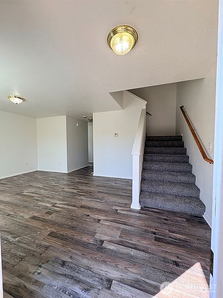 2nd image of 1005 PACIFIC Avenue N