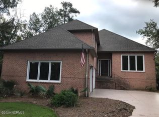 215 Sycamore Forest Dr, Wallace, NC 28466