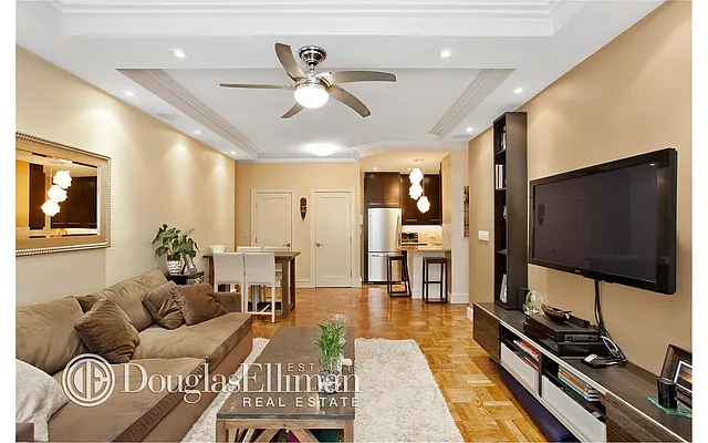 Rented by Douglas Elliman | media 15