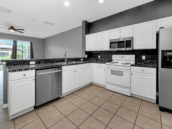 5th image of 1208 Oxford Ln