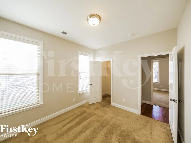 5537 Park Side Cir — Photo 13
