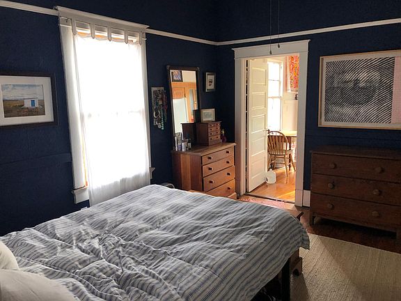 4th image of 2920 Oreilly St