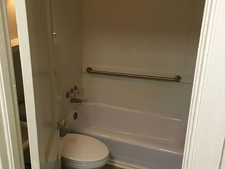 423 Wilshire Rd NE — Photo 18