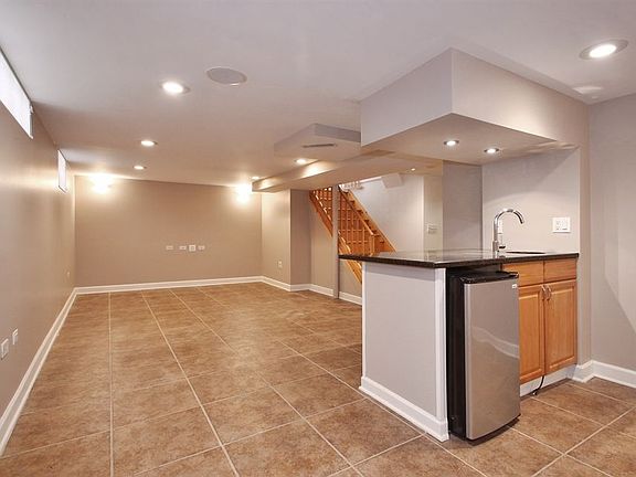 5th image of 6305 N Canfield Ave