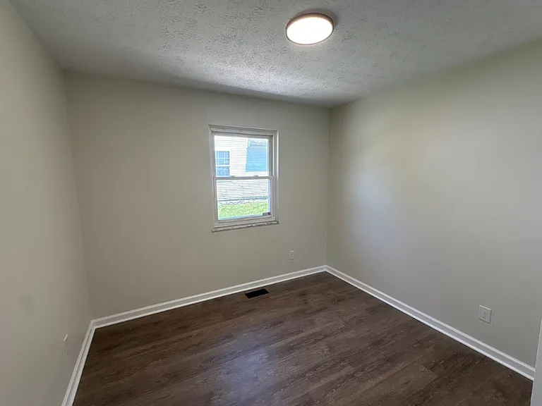1272 Clement Ave — Photo 7
