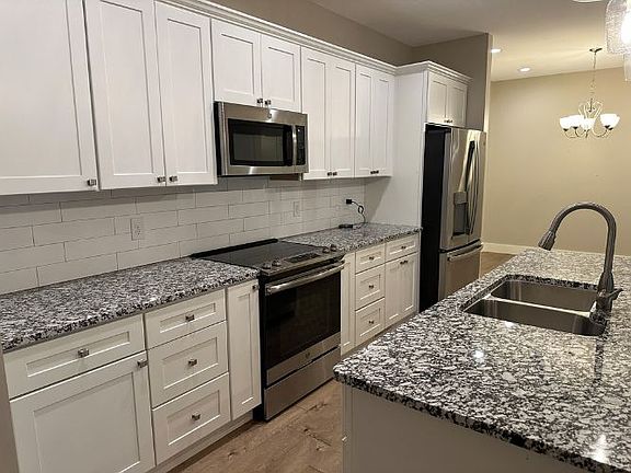 5th image of 3026 W Villas Creekside Dr