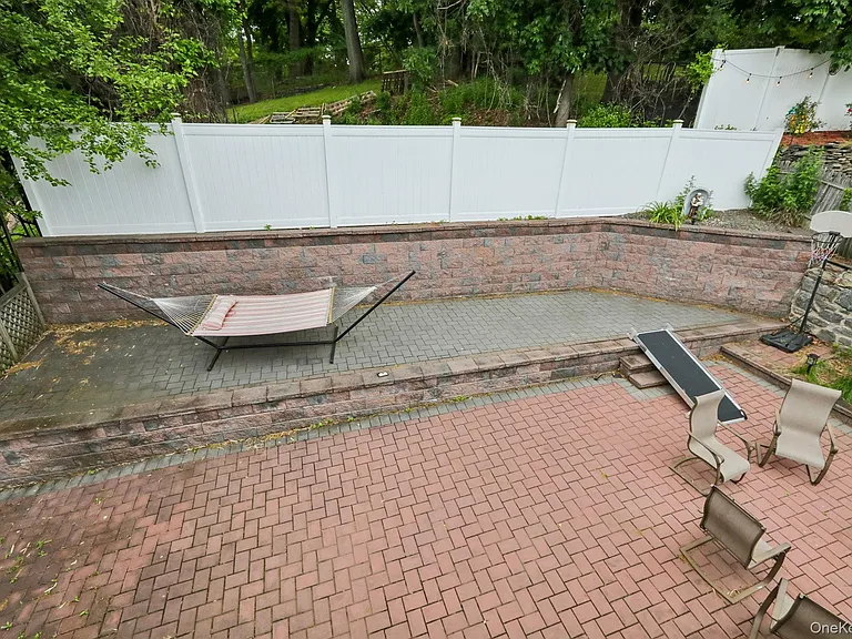 583 Bellevue Ave N #1 — Photo 3