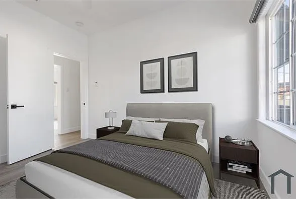 1524 N Sycamore St — Photo 12
