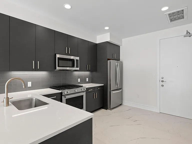 222 West Ave #1007 — Photo 9