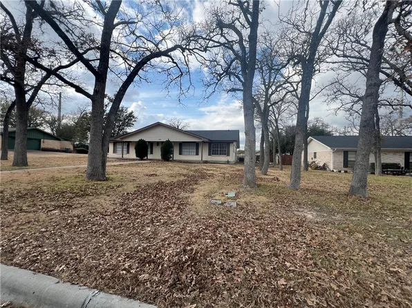 410 Fairway Dr, Bryan, TX 77801