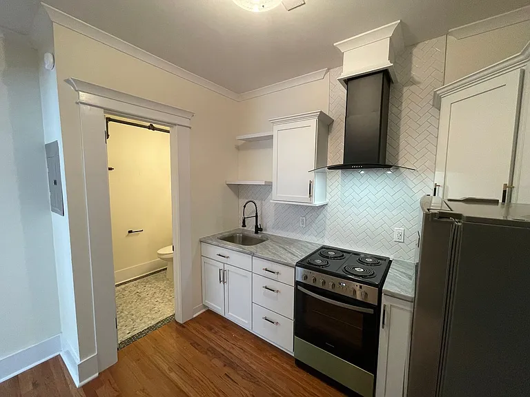 24 E Liberty St #16B — Photo 8