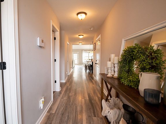 3rd image of 504 Sourwood Dr