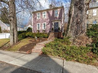 454 Main St, Amesbury, MA 01913