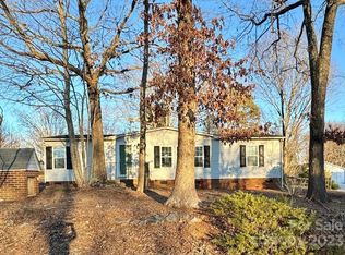 121 Regatta Ln, Mooresville, NC 28115