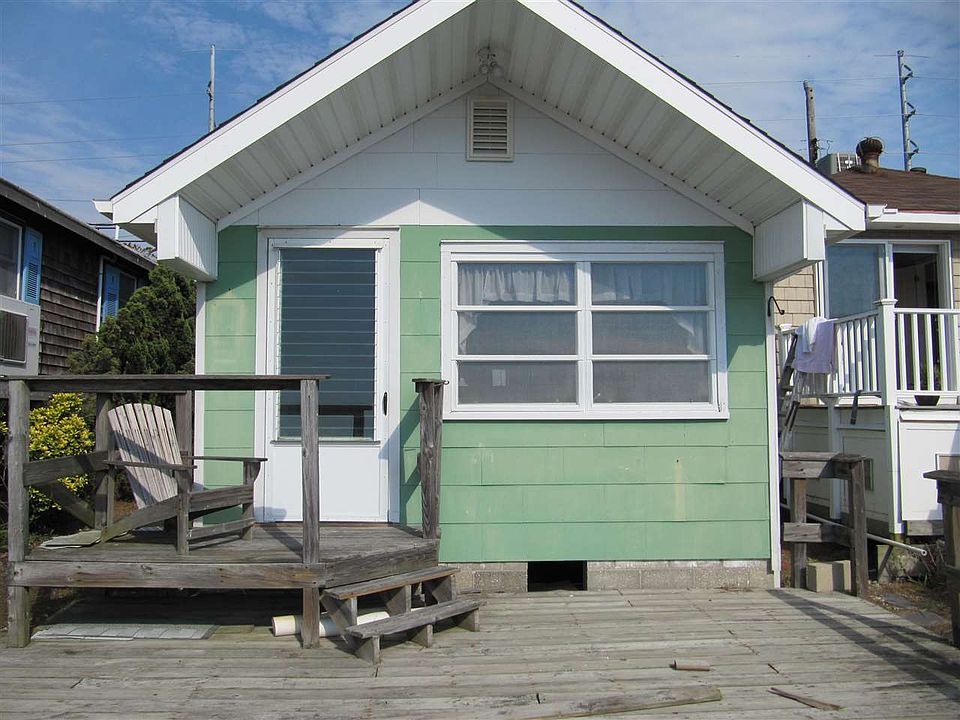 2nd image of 915 Stone Harbor Blvd