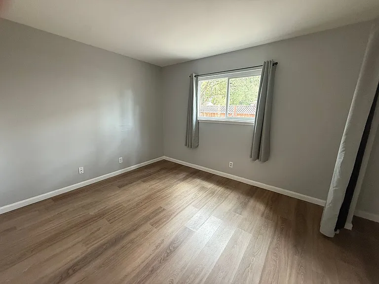 8001 Church St — Photo 6