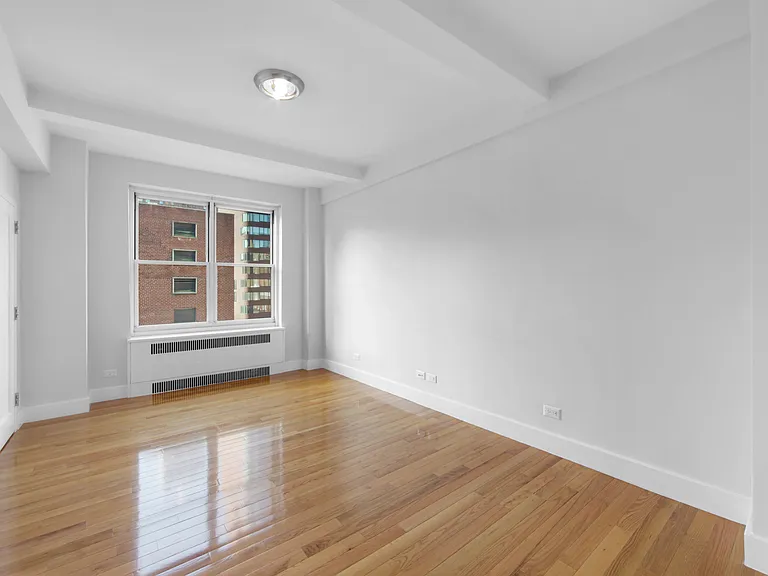 20 Park Ave #16E — Photo 6