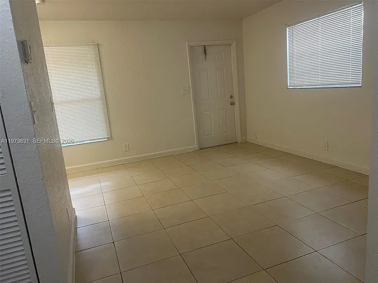 919 NW 2nd Ave #1 — Photo 2