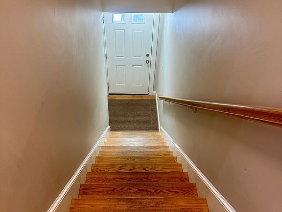 3rd image of 1039 Islington St Unit 7