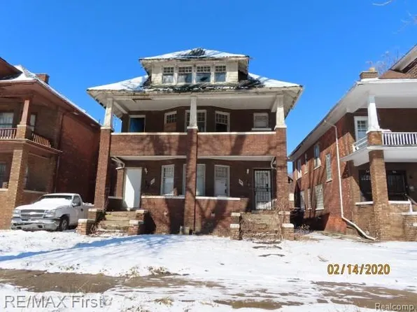 60 Pilgrim St, Highland Park, MI 48203
