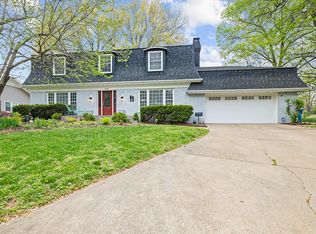 2825 S Barnes Ave, Springfield, MO 65804